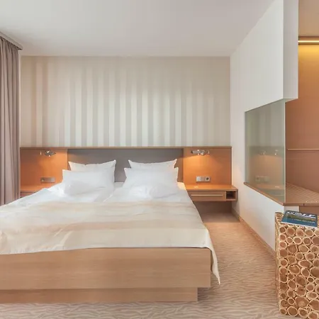 Bernstein מלון 4*